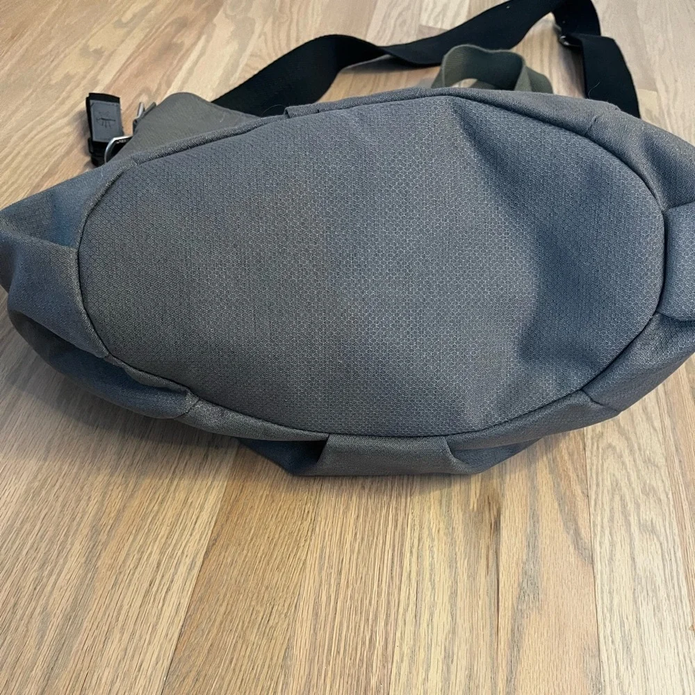 NWOT Lassig Green Label Mix 'n Match Diaper Bag with Accessories In Grey Fabric